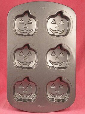 Wilton Jack-o’-Lantern Mini Cake Pan — 6 Pumpkins
